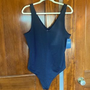 Ambercrombie & Fitch Double layered seamless black V-neck bodysuit!